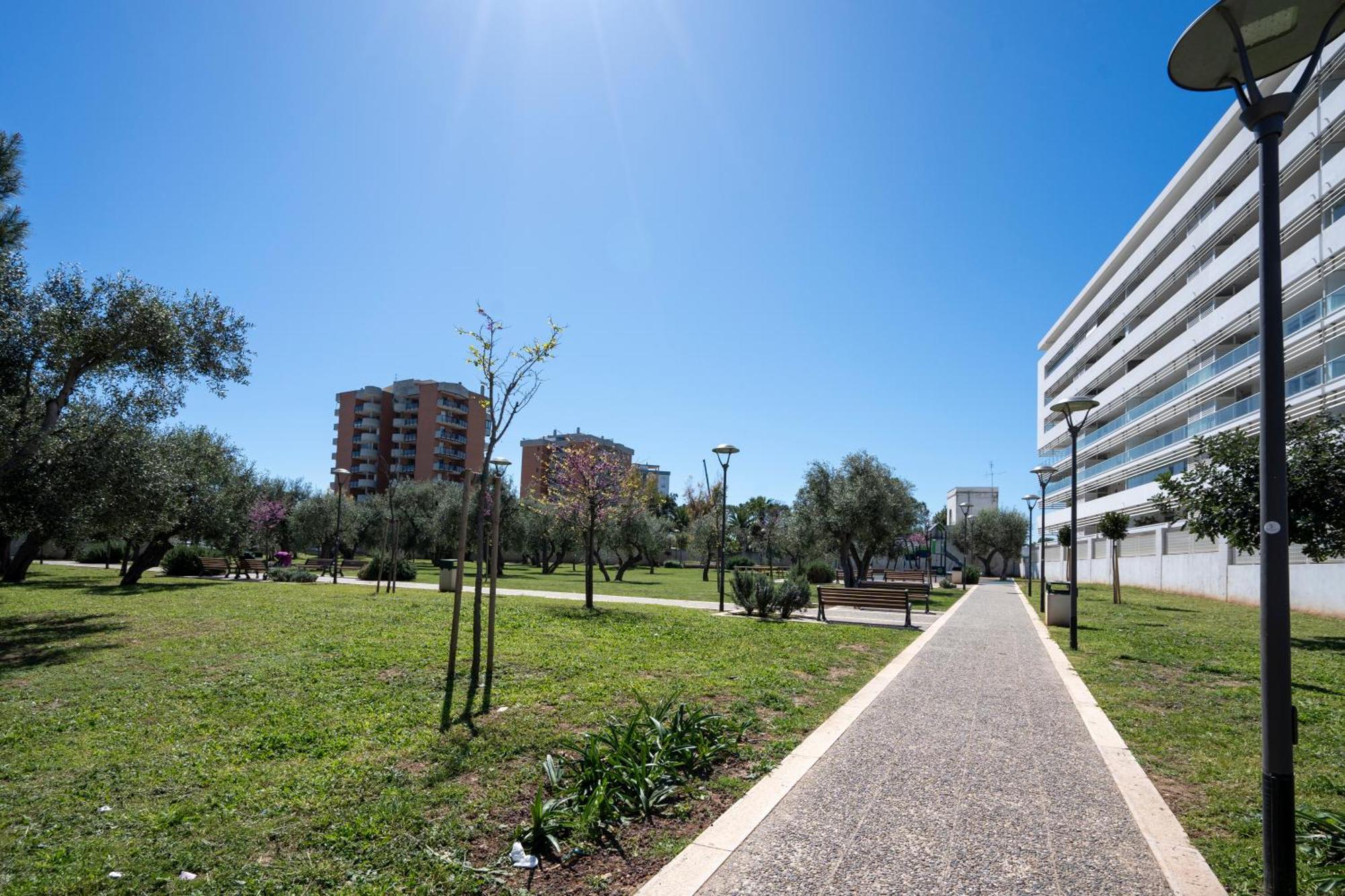Apartamento Kind Park - Sleek With Terrace & Parking Bari