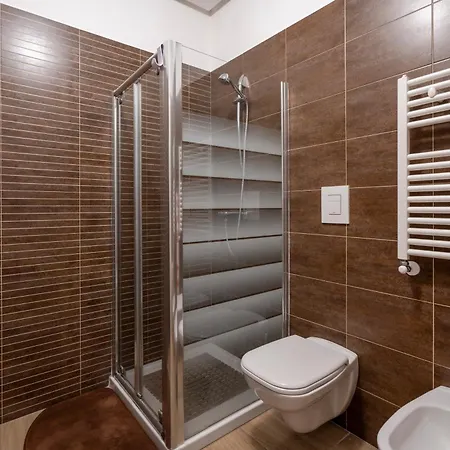 Kind Park - Sleek Apartment With Terrace & Parking Bari Exterior photo